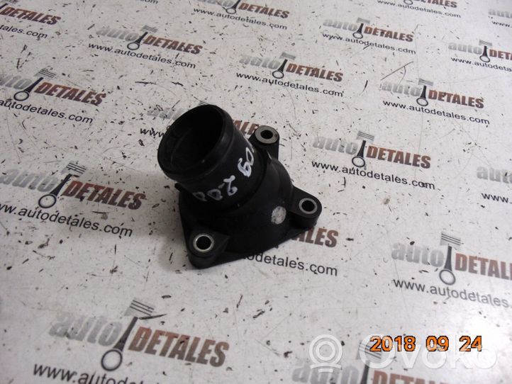 Toyota Avensis T270 Boîtier de thermostat / thermostat 163210R020