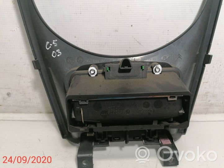 Citroen C5 Cadre, panneau d'unité radio / GPS 9632608577