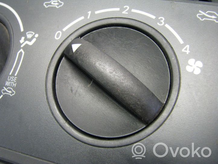 Toyota Corolla Verso E121 Ilmastoinnin ohjainlaite 