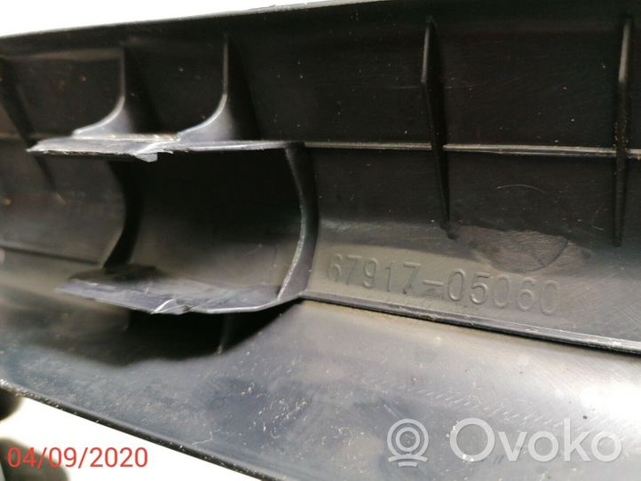 Toyota Avensis T270 Garniture de marche-pieds arrière 67917-05060