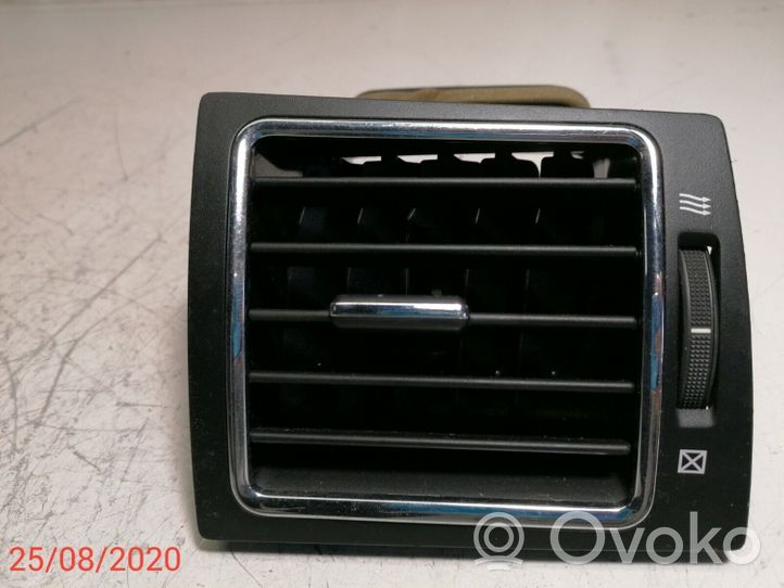 Toyota Avensis T270 Garniture, panneau de grille d'aération latérale 55650-05141