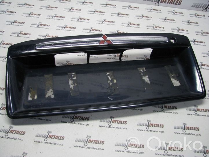 Mitsubishi Space Wagon Rivestimento portellone MR275638