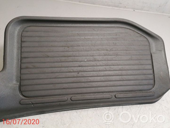 Mitsubishi Pajero Takaoven kynnyksen suojalista MR402154