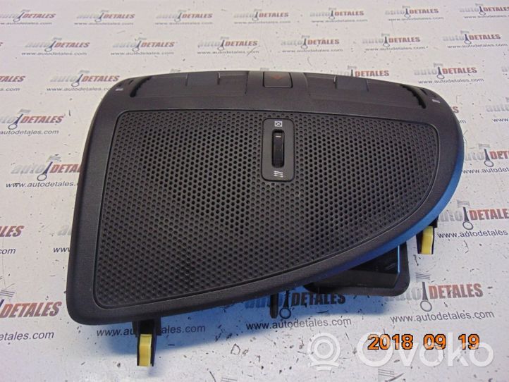 Toyota Avensis T270 Griglia di ventilazione centrale cruscotto 55670-05100