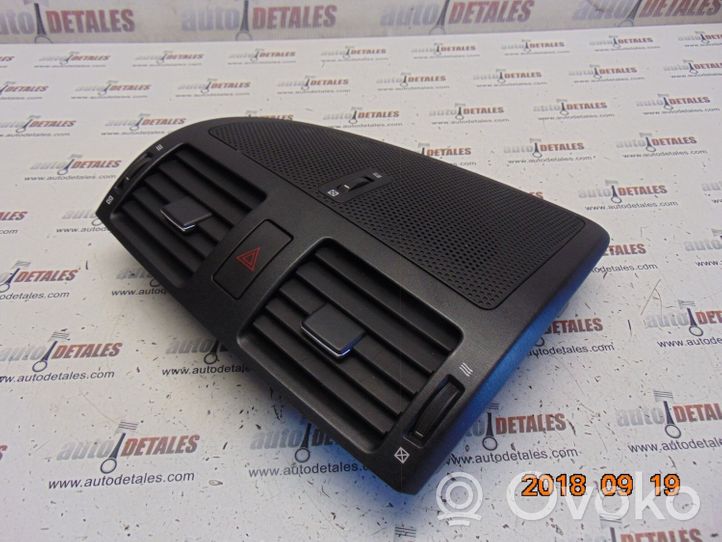 Toyota Avensis T270 Griglia di ventilazione centrale cruscotto 55670-05100