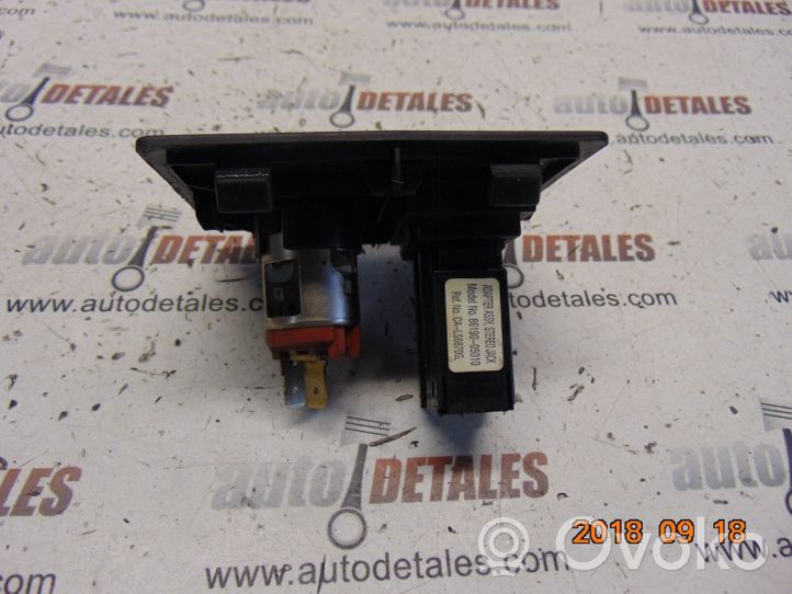 Toyota Avensis T270 Connettore plug in AUX 5891505020