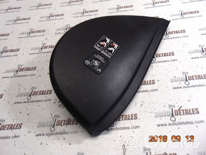 Toyota Avensis T270 Panelės apdailos skydas (šoninis) 55318-05020