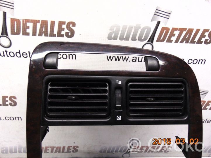 Toyota Avensis T220 Radijos/ navigacijos apdaila 5541205130