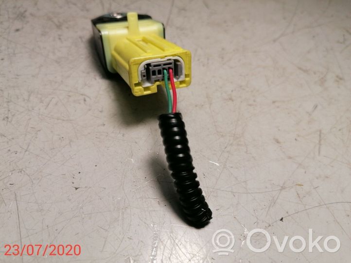 Toyota Verso-S Sensore d’urto/d'impatto apertura airbag 8983152020
