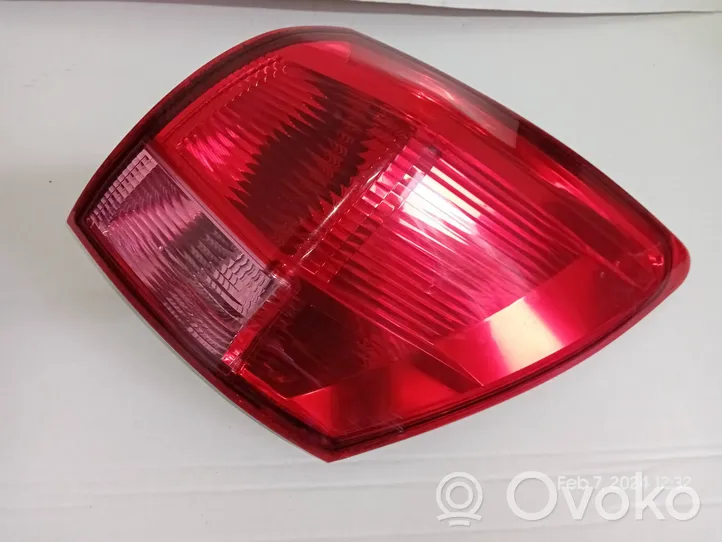 Nissan Qashqai+2 Feux arrière / postérieurs 89071062