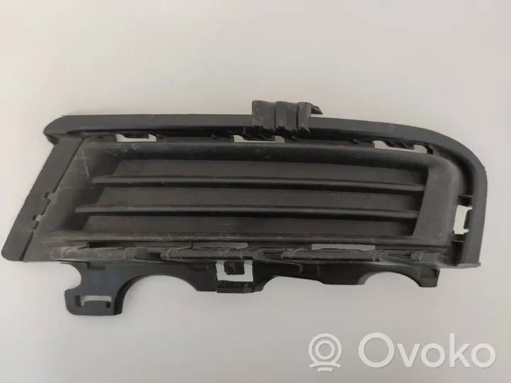 Volkswagen Golf VII Kratka dolna zderzaka przedniego 5G0858211D