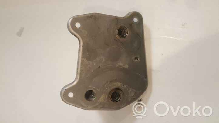 Mercedes-Benz C W203 Halterung Ölfilter / Ölkühler A6121880101