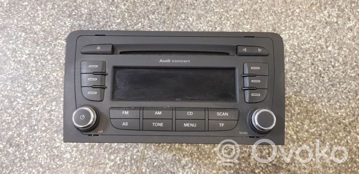 Audi A3 S3 8P Panel / Radioodtwarzacz CD/DVD/GPS 8P0635186P