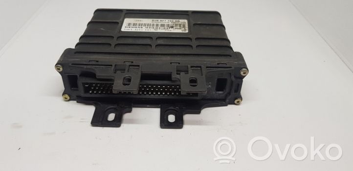 Volkswagen PASSAT B5 Centralina/modulo scatola del cambio 01N927733DG