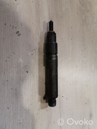 Volkswagen New Beetle Fuel injector 028130202J