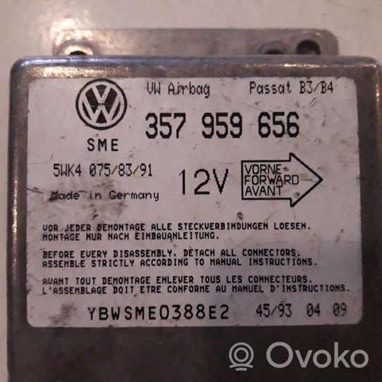 Volkswagen PASSAT B4 Sterownik / Moduł Airbag 357959656