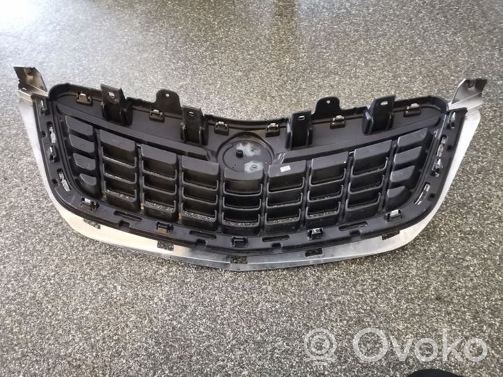 Buick Encore I Front bumper upper radiator grill 95391786