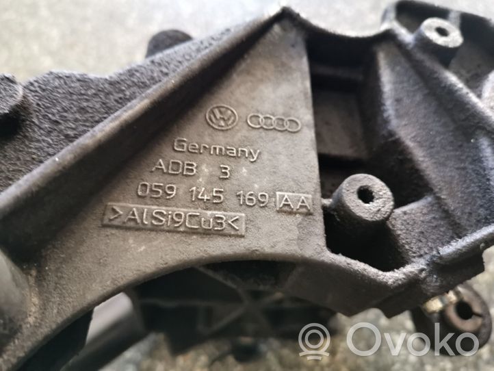 Audi A6 S6 C6 4F Supporto di montaggio della pompa del servosterzo 059145169AA