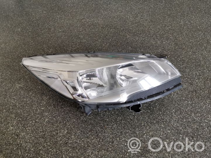 Ford Kuga II Lampa przednia CV4413W029AE