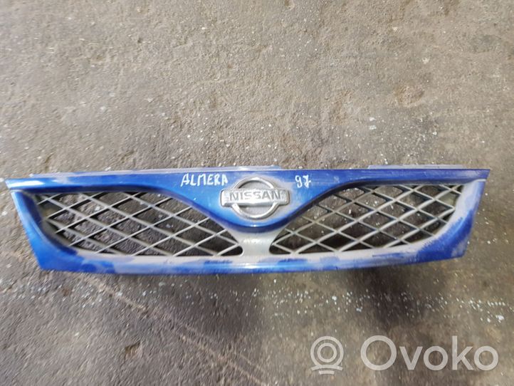 Nissan Almera N16 Maskownica / Grill / Atrapa górna chłodnicy 