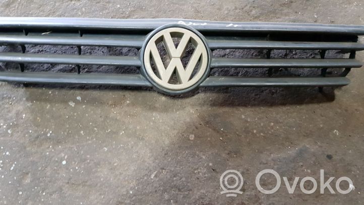 Volkswagen Polo III 6N 6N2 6NF Grille calandre supérieure de pare-chocs avant 