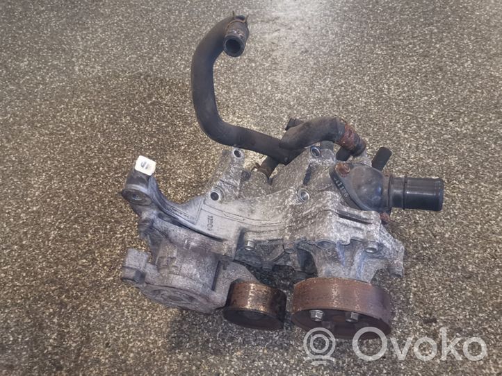 Mazda 6 Support de générateur / alternateur R2AA15176