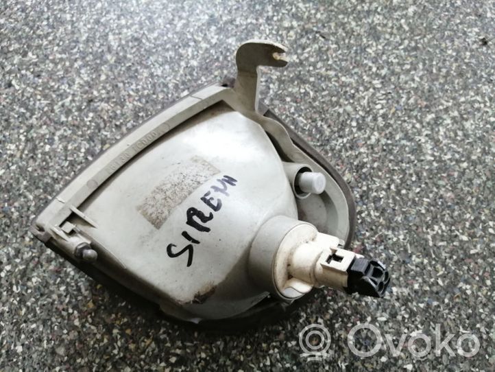 Nissan Serena Indicatore di direzione anteriore 261307C000