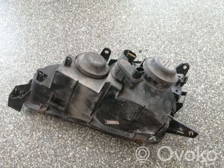 Toyota Avensis T220 Faro/fanale 54534380