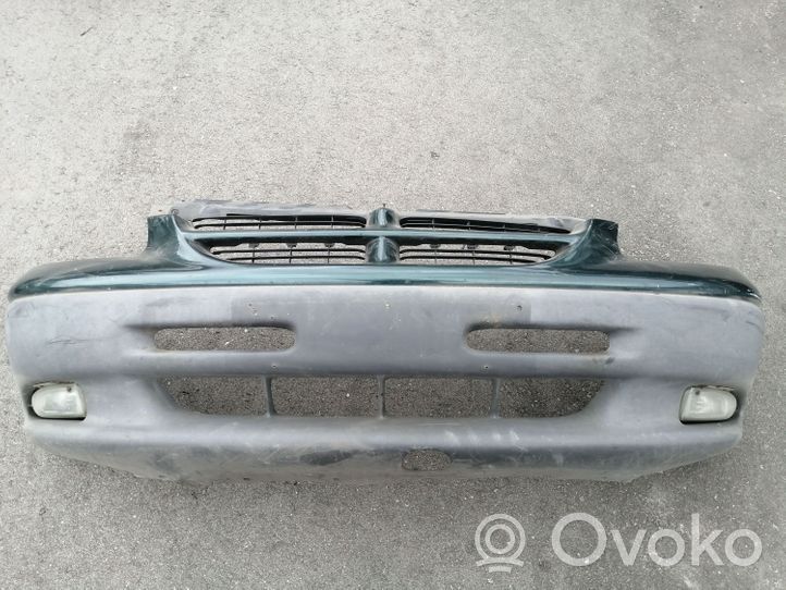 Chrysler Voyager Zderzak przedni 4676846L