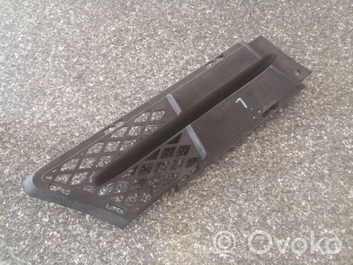 BMW 3 E90 E91 Grille inférieure de pare-chocs avant 22944911