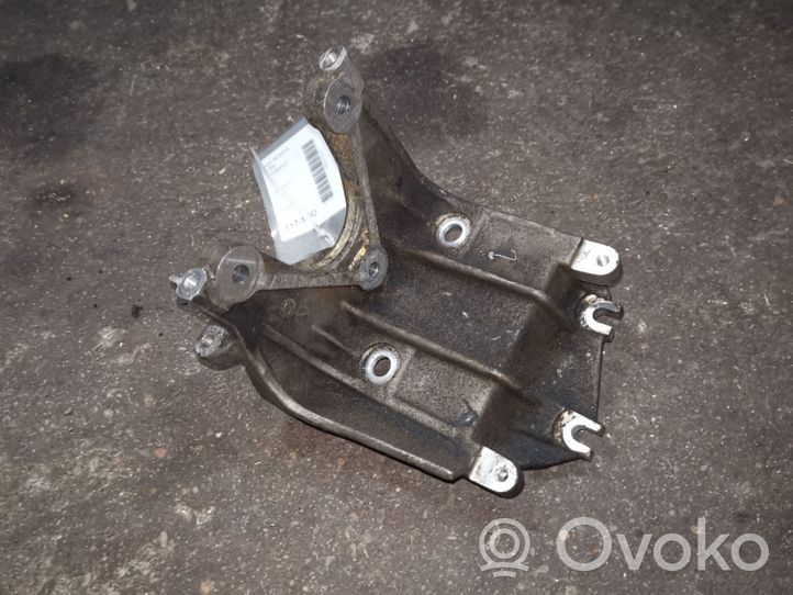 Audi A8 S8 D3 4E Support pompe injection à carburant 057130147R