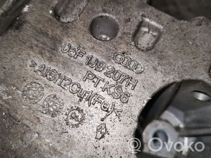 Volkswagen PASSAT B6 Engine mounting bracket 06F199207H