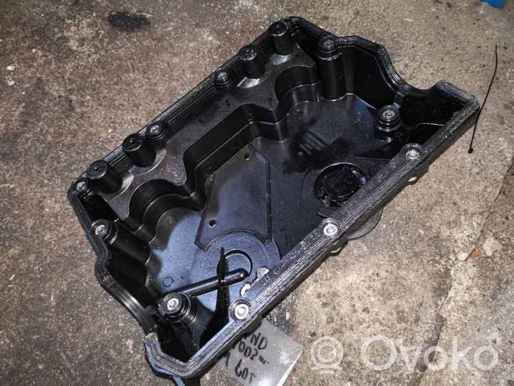 Volkswagen Polo IV 9N3 Copertura per bilanciere albero a camme 045103475C