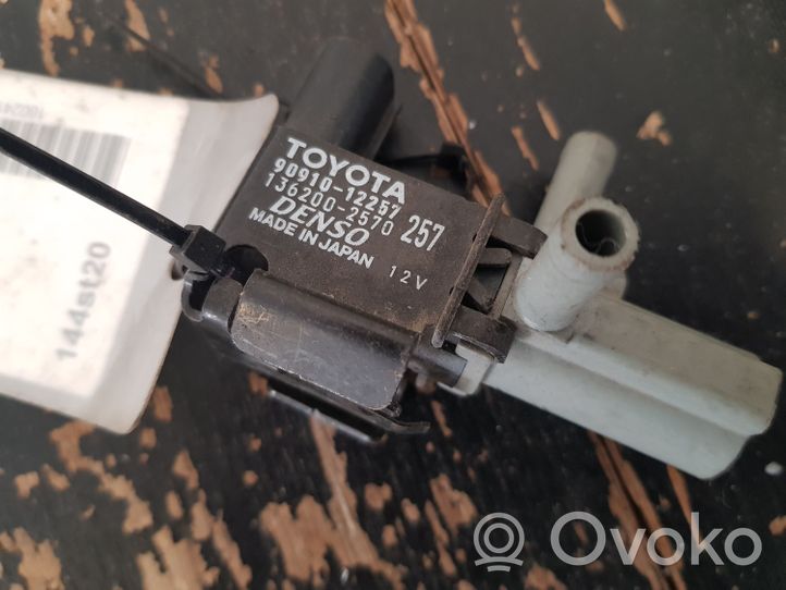 Toyota Yaris Turboahtimen magneettiventtiili 9091012257