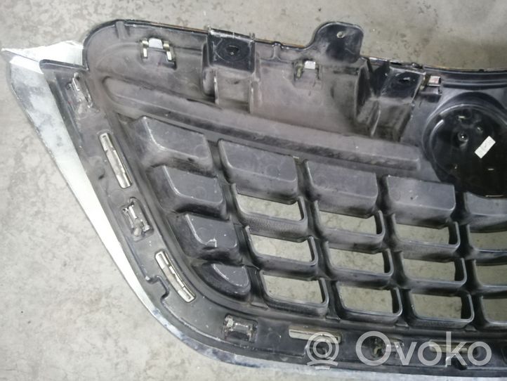 Buick Encore I Front bumper upper radiator grill 95391786