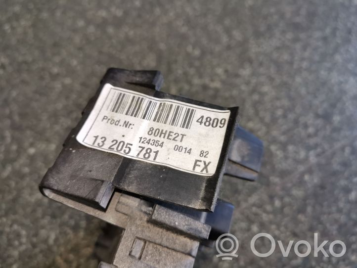 Opel Vectra C Module de fusibles 13205781