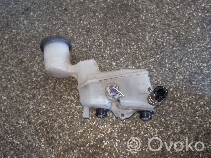 Toyota RAV 4 (XA20) Brake fluid reservoir 