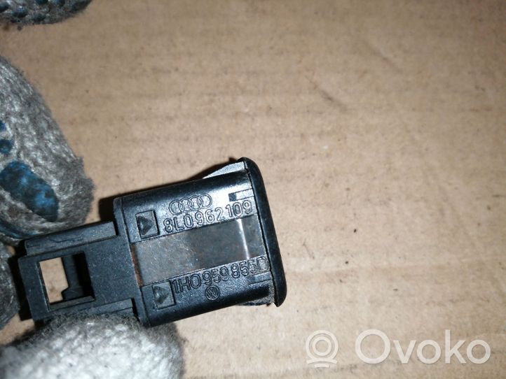 Audi A8 S8 D2 4D Interrupteur d'alarme 8L0962109