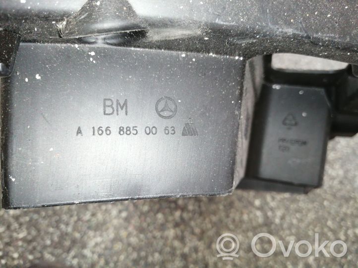 Mercedes-Benz ML W166 Wspornik / Mocowanie świateł przeciwmgielnych A1668850063