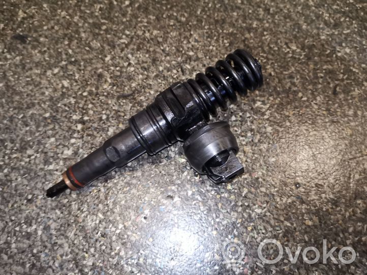 Volkswagen Transporter - Caravelle T5 Injecteur de carburant 038130073AG