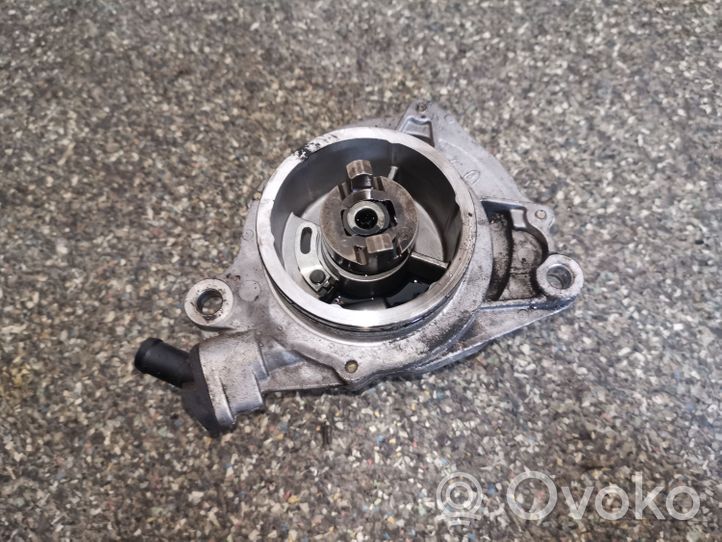 Opel Omega B2 Vacuum pump 72832710