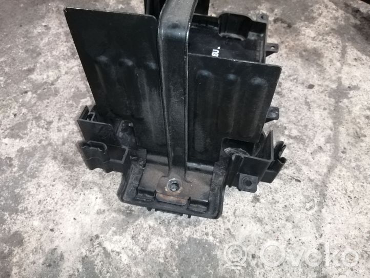 Opel Mokka X Boîte de batterie 42334926