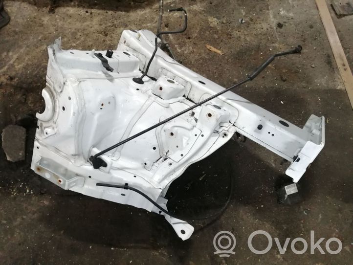 Hyundai i30 Longherone lato anteriore 