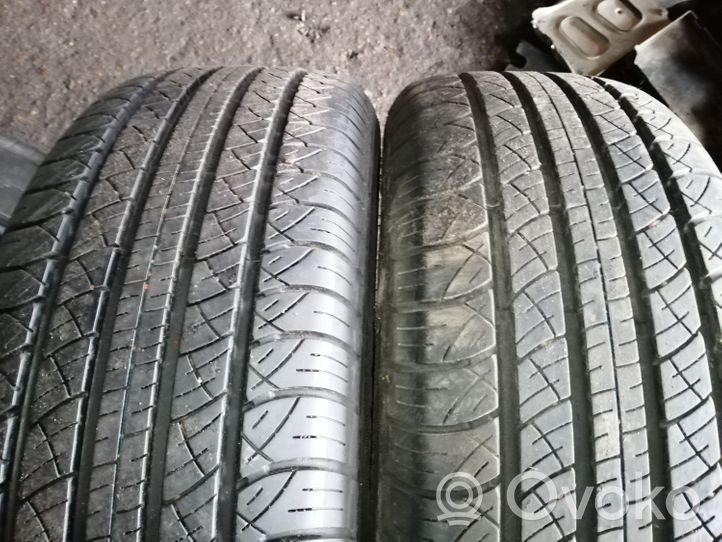 Volvo XC90 R18 summer tire 23560R18