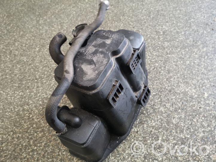 Mercedes-Benz SLK R172 Cartouche de vapeur de carburant pour filtre à charbon actif 1714700059