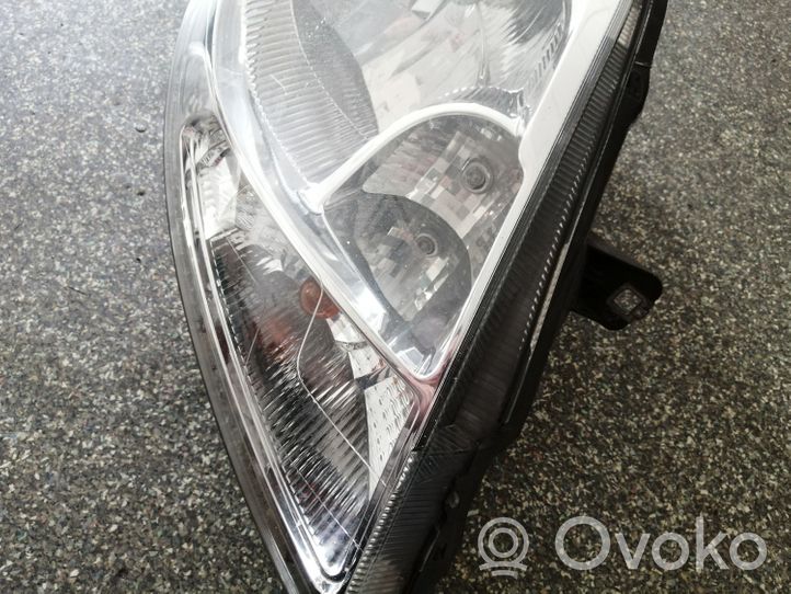 Opel Vivaro Headlight/headlamp 8200701356