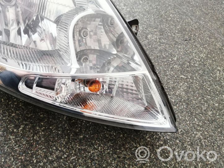 Opel Vivaro Headlight/headlamp 8200701356