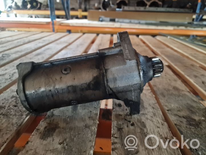 Volkswagen Touran III Starter motor 02E911022C