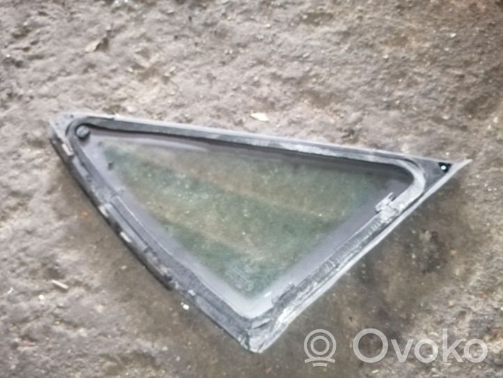 Volkswagen Touran III Front triangle window/glass 5TA845412