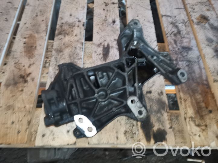 Renault Trafic III (X82) Generator/alternator bracket 112313054R